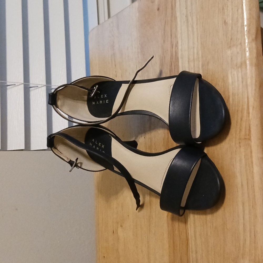 Women's heeled shoe